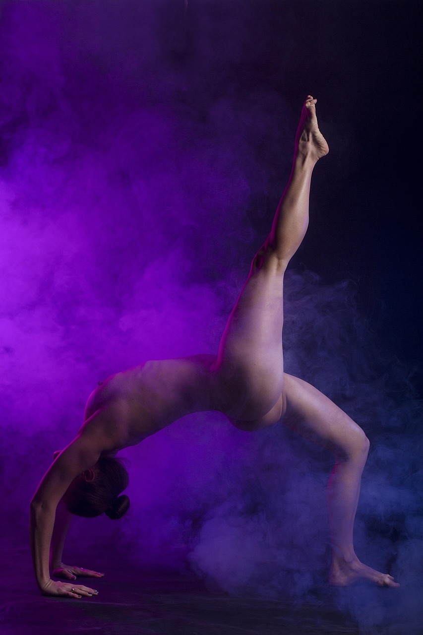 home-hero-2 people, woman, yoga, adult, girl, art, young, beauty, portrait, model, artistic, fitness, sports, flexibility, flexible, lilac fitness, lilac yoga, lilac art, lilac beauty, lilac model, lilac portrait, lilac workout, lilac sports